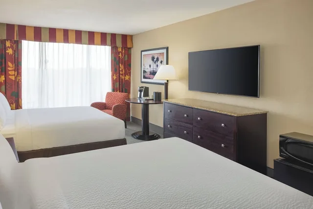 غرفة قياسية بسريرين كوين، Holiday Inn & Suites Orlando SW - Celebration Area 3/5