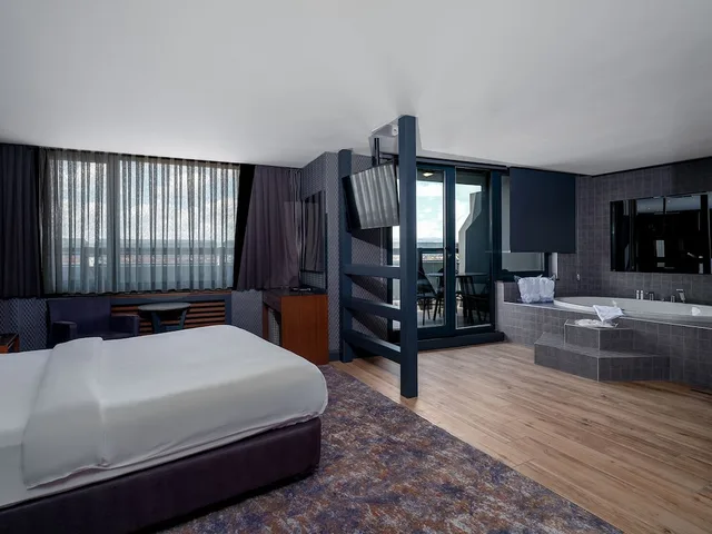 جناح جونيور بسرير كينج بشرفة، Nova Vista Eskisehir Centrum Hotel, a Member of Radisson Individuals 2/10