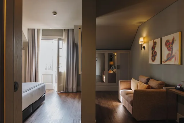 غرفة سوبيريور بسرير كينج بشرفة، Timbre Virtudes 3/4