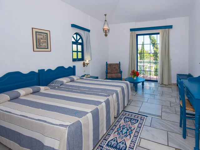 بنغل بسرير مزدوج، Sunrise Village Beach Hotel 1/2