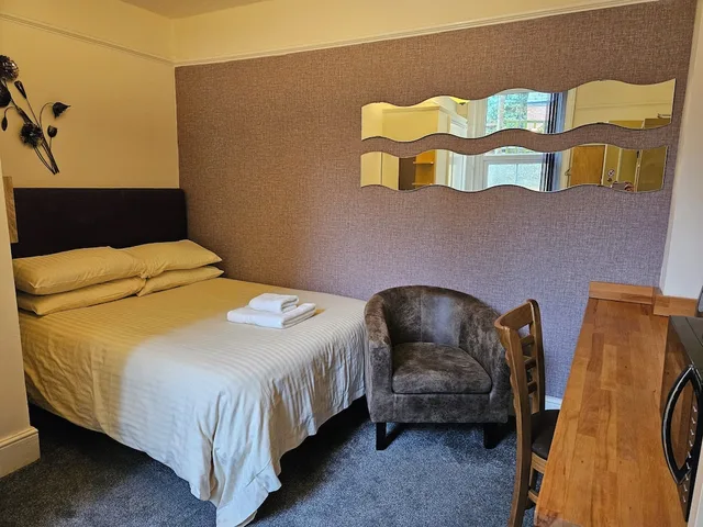 غرفة مفردة، The Edward Hotel 15/15