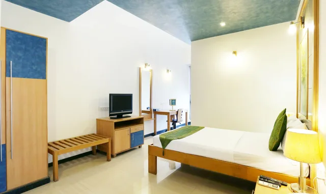 غرفة قياسية بسرير فردي، Treebo Trend Edha Suites 2/4