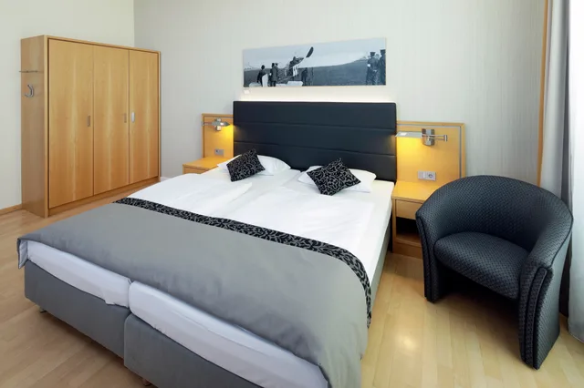 غرفة تنفيذية بسرير مزدوج، Airporthotel Berlin Adlershof 5/7
