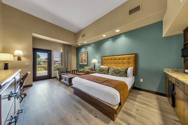 غرفة بسرير كينج بشرفة، The Murieta Inn & Spa 1/2