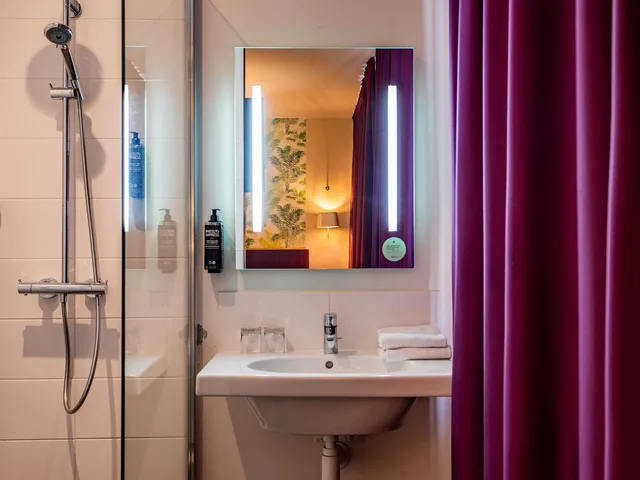 جناح عائلي قياسي بسرير مزدوج مع أريكة، ibis Styles Calais Centre 4/4
