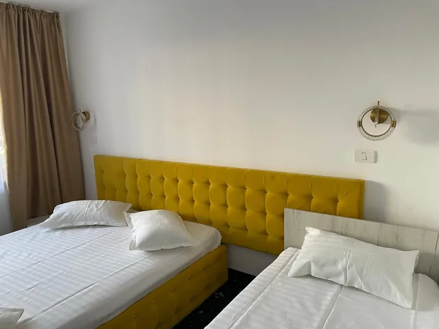 غرفة ثلاثية بشرفة، Hotel Siret 1/10
