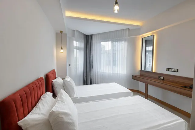 غرفة سوبيريور بسريرين منفصلين، Theluna Suite Hotel 1/10