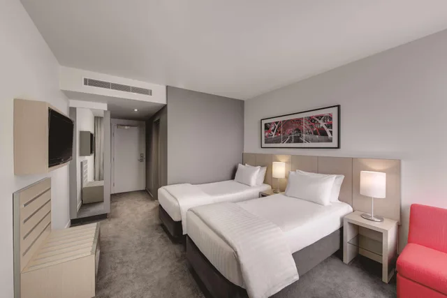 غرفة بسريرين منفصلين، Travelodge Hotel Melbourne Docklands 3/8