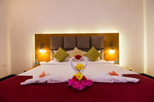 غرفة قياسية بسرير كينج بإطلالة على الحديقة، SHIKARA BEACH RESORT 1/6