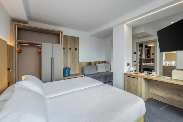 غرفة سوبيريور بسرير كوين بشرفة، Hotel Garda 1/6