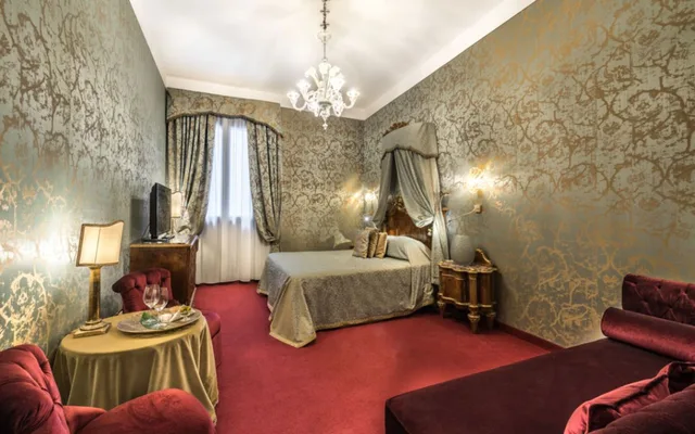 غرفة غراند ديلوكس ثلاثية، Metropole Hotel Venice 5/5