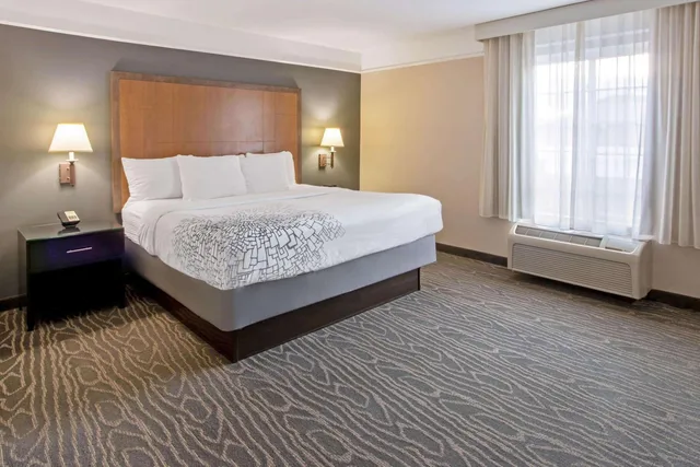جناح ديلوكس بسرير كينج بإطلالة على الجبل لذوي الإعاقة، La Quinta Inn & Suites by Wyndham Ruidoso Downs 5/10