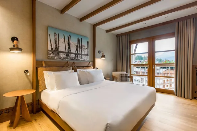 غرفة سوبيريور بسريرين منفصلين بإطلالة على الجبل، Grand Hotel Savoia Cortina d'Ampezzo, A Radisson Collection Hotel 1/9