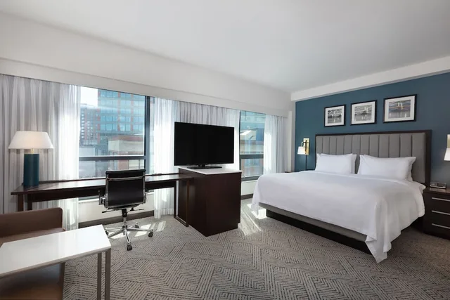 Studio, Suite, King Bed, Sofa, Residence Inn By Marriott Boston Back Bay Fenway 2/9