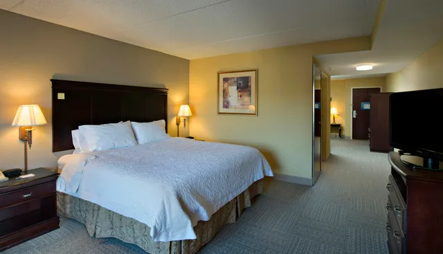 جناح بسرير كينج لذوي الإعاقة، Hampton Inn Bennington 1/3