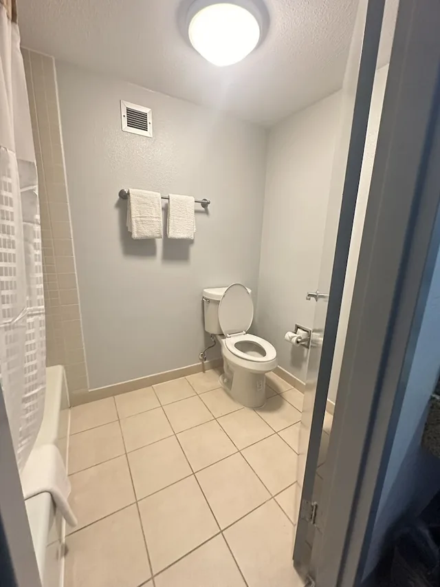 غرفة بسرير كينج لذوي الإعاقة، Super 8 by Wyndham Dallas Love Field Airport 9/10