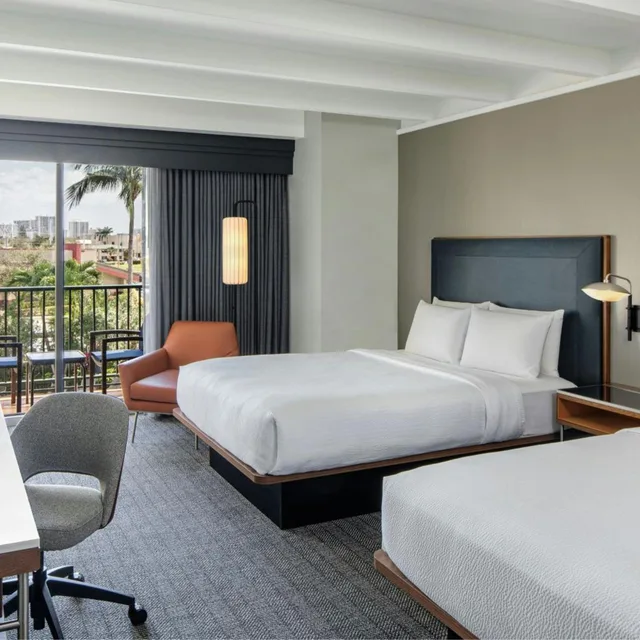 غرفة بسريرين كوين بإطلالة على المسبح في الطابق الأرضي، Courtyard Fort Lauderdale East Lauderdale By the Sea 1/4
