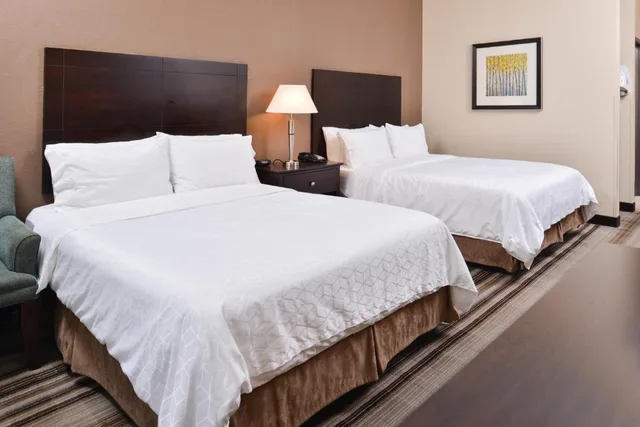 جناح بسريرين كوين بغرفة نوم واحدة، Holiday Inn Express Hotel And Suites Emporia Northwest 1/4