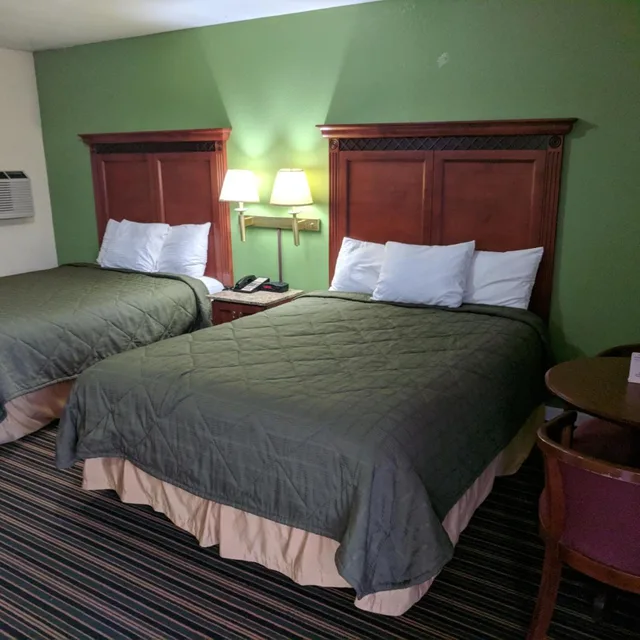 غرفة قياسية بسرير مزدوج، Benton Inn 1/5
