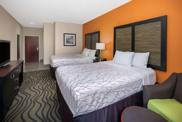 Room, 2 Queen Beds, La Quinta Inn by Wyndham Calhoun South I-75 3/9