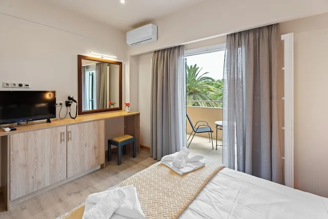 غرفة سوبيريور بسرير مزدوج أو سريرين منفصلين، Fiori Hotel 6/8