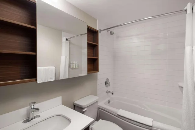 جناح سوبيريور بسرير كوين، Microtel Inn And Suites By Wyndham Kirkland Lake 4/4
