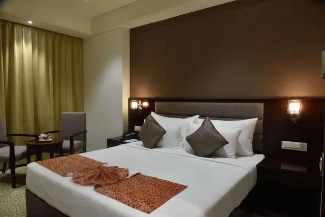كوخ بسرير كينج، Pride Hotel And Convention Centre 3/10