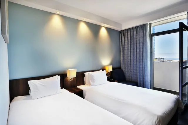Standard, Twin Beds, HOLIDAY INN EXPRESS DURBAN - UMHLANGA 1/10