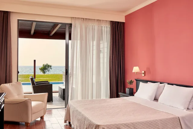 جناح جونيور بسرير مزدوج مع أريكة بمسبح خاص، All Senses Nautica Blue Exclusive Resort and Spa By Anayia All Inclusive Resorts 2/7