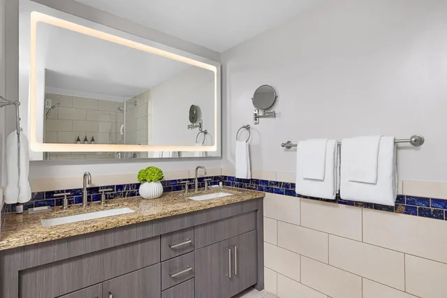 فيلا بسرير كينج وسريرين كوين بشرفة بغرفتي نوم مع أريكة، Marriott S Crystal Shores 5/5