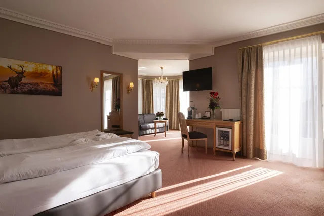 Junior Suite, Deluxe, King Bed, Grand Hotel Beau Rivage 3/10