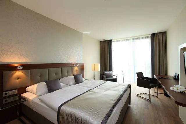 غرفة سوبيريور بسرير كينج، Schlosshotel Bad Wilhelmshohe 1/10
