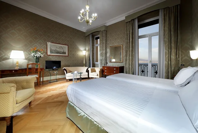 غرفة ديلوكس بسريرين منفصلين بإطلالة على البحر، Eurostars Hotel Excelsior 1/10