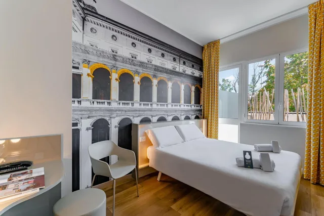 غرفة بسرير مزدوج أو سريرين منفصلين بشرفة، B B Hotel Roma Pietralata 1/1