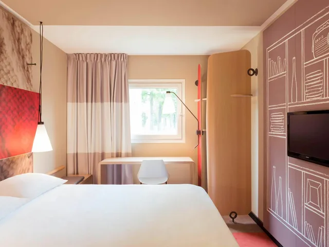 Standard, Ibis Paris Porte dOrleans 3/9