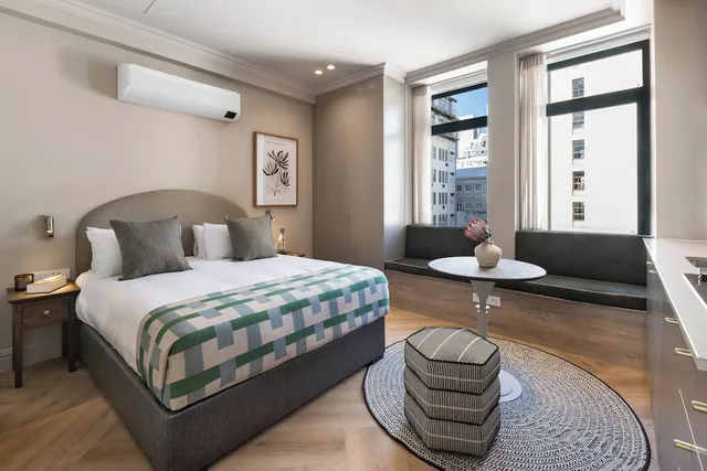 استوديو بسرير كوين، Charles Hope Boutique Hometel 2/10