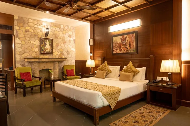 Corbe, Club, Bathtub، Aahana Resort and Spa- Jim Corbett 1/1