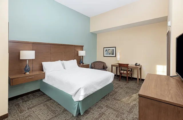 جناح بسريرين كوين لذوي الإعاقة، Staybridge Suites Knoxville Oak Ridge, an IHG Hotel 1/1