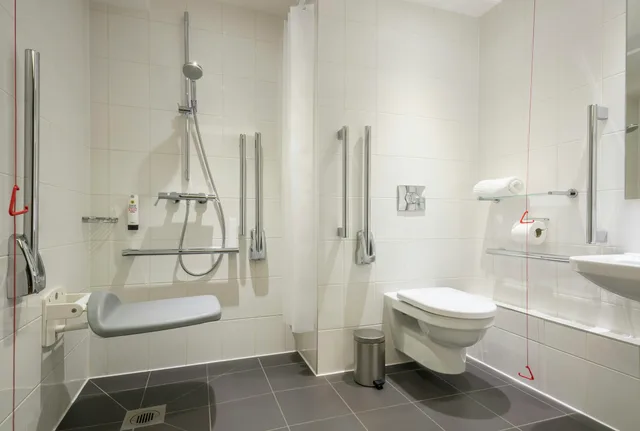 Room, Double Bed, No Window, Accessible، Point A Hotel Glasgow 1/2