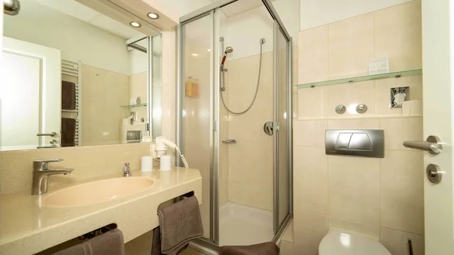 غرفة قياسية بسرير كينج، Boutique Hotel Rosengarten 3/4