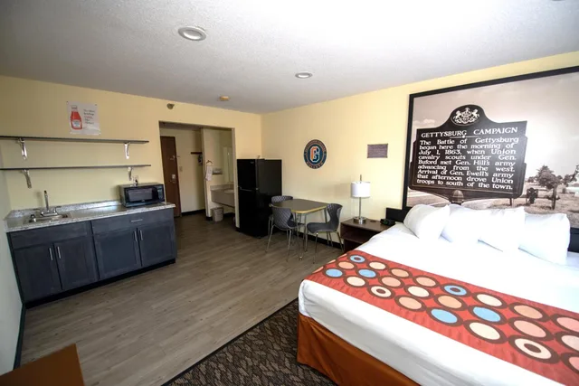 جناح عائلي بسرير كينج وسرير بطابقين، Super 8 by Wyndham Gettysburg 1/13