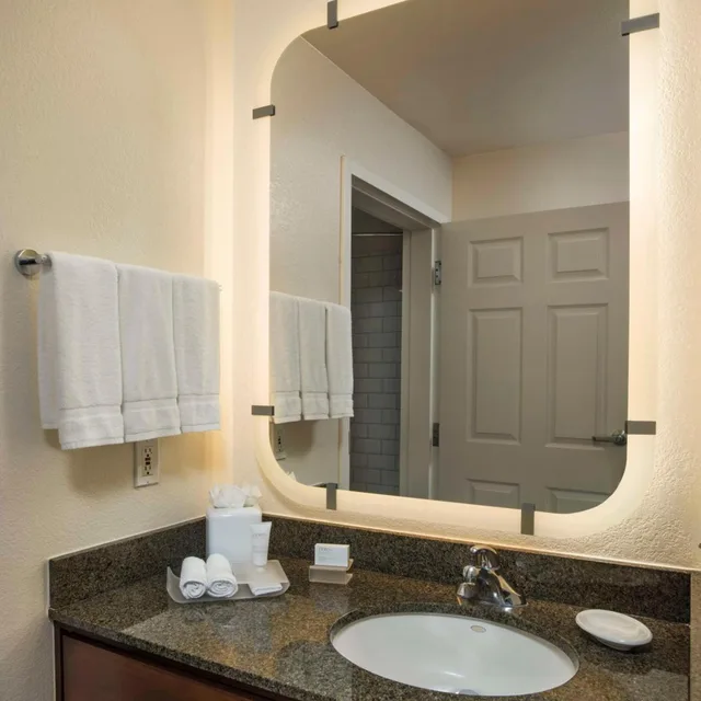 جناح بسرير كوين مع أريكة لذوي الإعاقة، Homewood Suites By Hilton Newark-Fremont 7/10