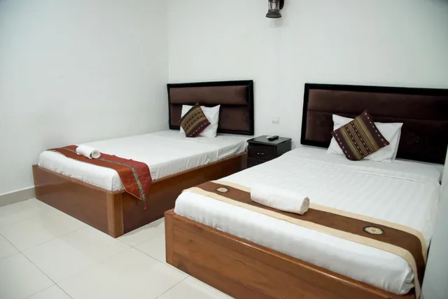 Standard, Twin Beds, No Window، New Season Riverside Hotel 3/9