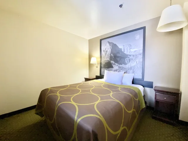جناح استوديو بسريرين كوين، Super 8 By Wyndham Butte Mt 4/10