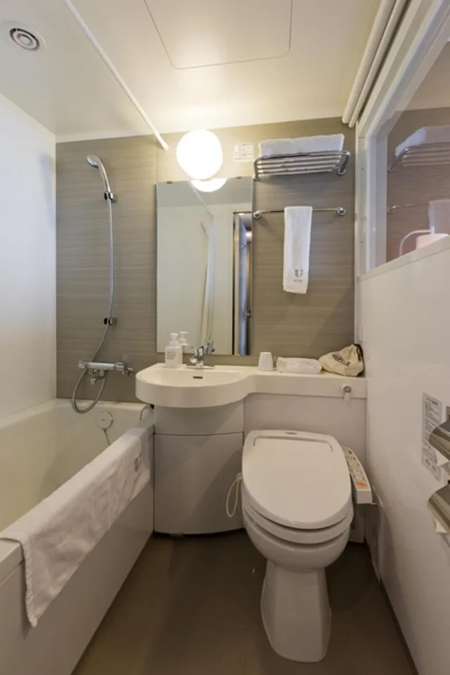 غرفة بسرير مزدوج مع أريكة، Jr West Group Via Inn Okayama 5/7
