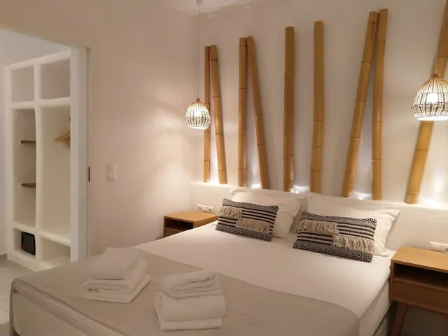 1 Bedroom, Deluxe, Apartment, Queen Bed, Sea View, 2 Sofa, Dolphin Kastraki Studios 3/9