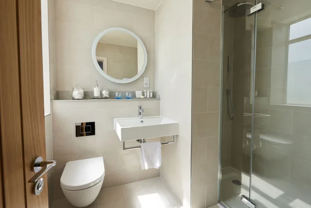 Inland, King Bed, Brighton Harbour Hotel & Spa 6/7