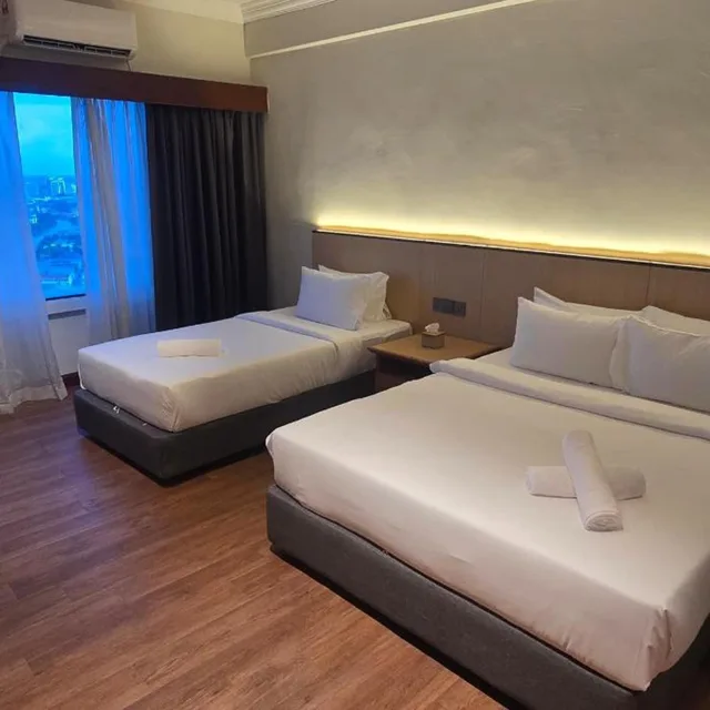 غرفة ديلوكس ثلاثية، Kingston Hotel 28 - Gocos Hotel Klang 2/8
