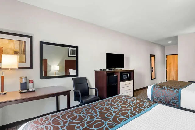 Room, 2 Queen Beds, Bathtub, Accessible, Best Western Plus Magee Inn & Suites 4/5