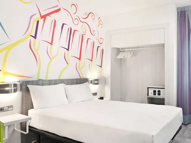 Standard, Twin Beds, Ibis Styles Madrid Prado 2/7